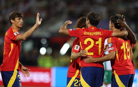 百家乐玩法-精彩的足球比赛吸引了全球观众的目光修改病句