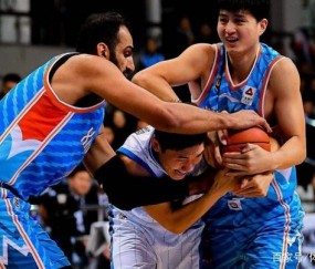 Baccarat Gaming-包含柏林联合取得关键胜利成功保持在榜首的位置的词条